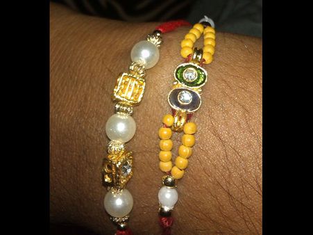 Pearl Rakhi
