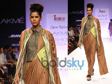 Brown Saree With Strappy Jacket 