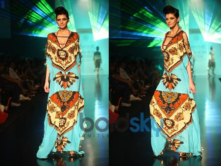 Aqua Blue Scooped Kaftan Aqua Blue Scooped Kaftan