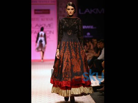 Velvet Silhouette Velvet Silhouette