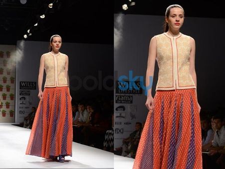 Dual Colourd Pleated Skirt