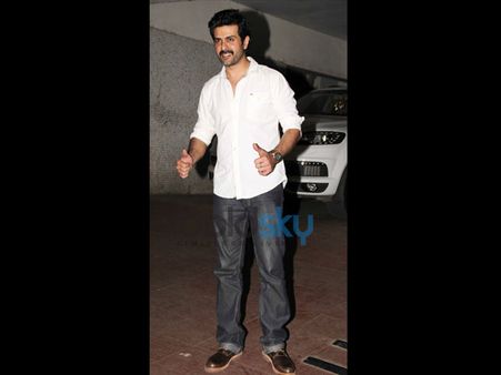 Harman Baweja At Bipasha's Party