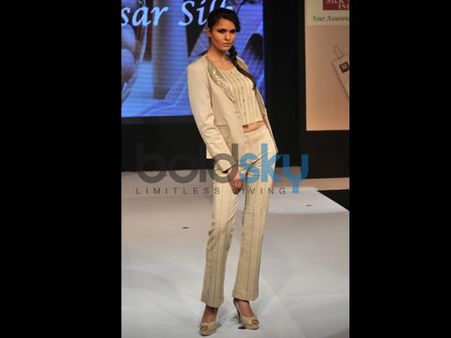 Silk Goes Modern Silk Goes Modern