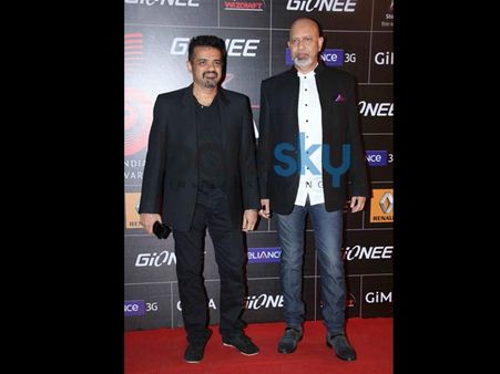 Ehsaan & Loy At The Awards