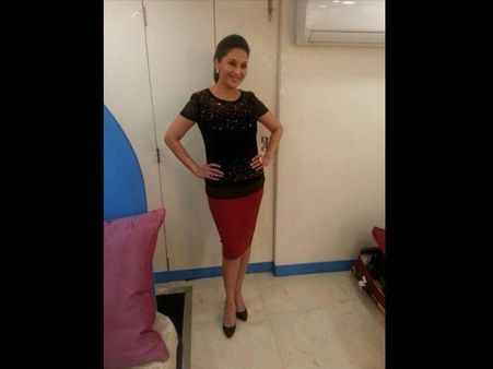 Madhuri In Short Skirt 