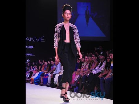 Daring Look Daring Look