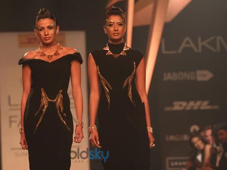 Black V/S Gold Black V/S Gold