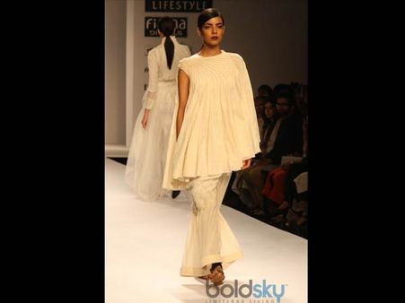 White Saree White Saree