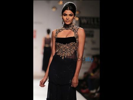 Plunging Necklines Plunging Necklines