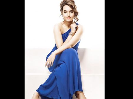 Sonakshi In Cobalt Sonakshi In Cobalt