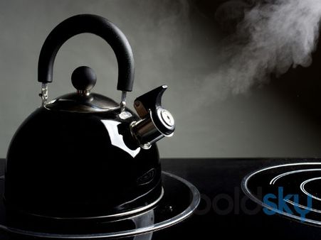  Kettle Blows Out Steam