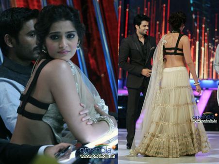 Sonam Kapoor Wears Anamika Khanna