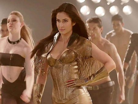 Katrina Kaif Looks Sizzling