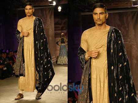 Gold Mughal Kurta With Velvet Shwal