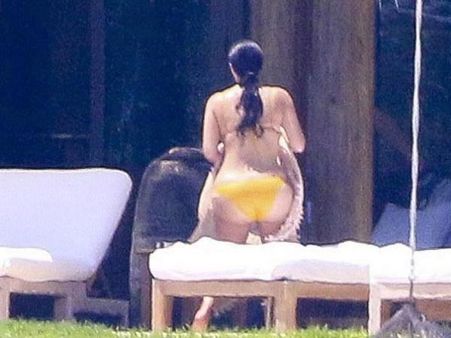 Kim Kardashian Flashes