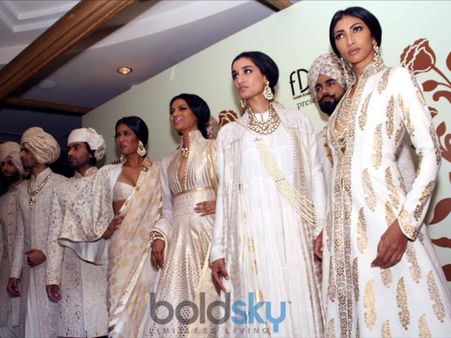 A Touch Of White & Gold