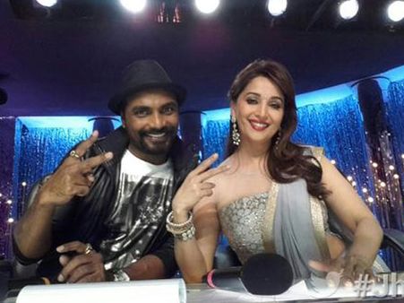 Madhuri's Lace Neckline