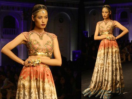 Heart Shaped Necklines