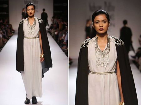 Black Shawls Black Shawls