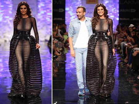 Sushmita Sen Walks For Amit Aggarwal