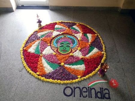 Kathakali Pookalam