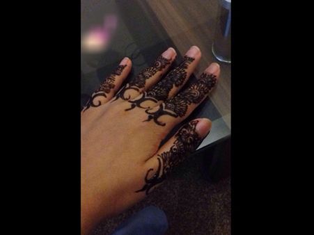 Finger Mehendi