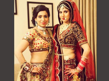 Pose with the siblings: