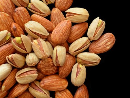 Peanuts and almonds instead of protein bars