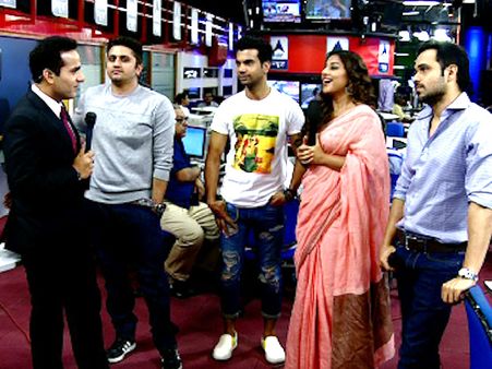 At The Hamari Adhuri Kahani Promotions