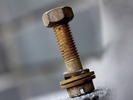 Loosen Old Rusted Bolts