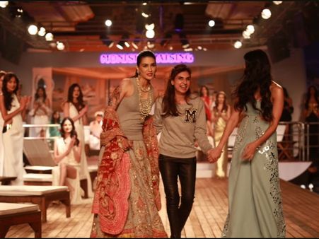 Showstoppers - Kriti Sanon & Pernia Qureshi Showstoppers - Kriti Sanon & Pernia Qureshi