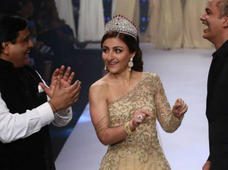 Soha's Gold Look Soha's Gold Look