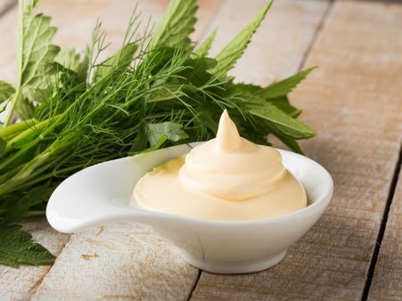 Mayonnaise For Healthy And Shiny Hair