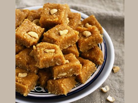 Coconut burfi: 