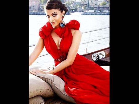 Wow! The Gorgeous Red For Scorpio Aish
