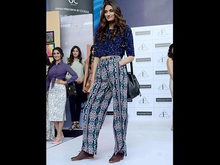6. Athiya Shetty – The Showstopper