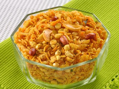 Fried Mixture Or Chiwda 