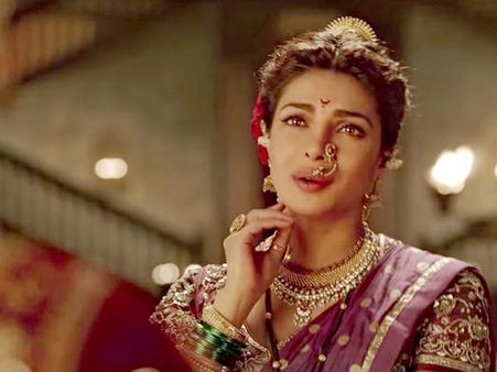 4. The Traditional Bindi: