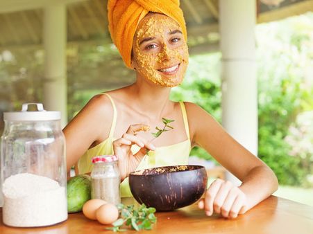 2. Aromatherapy Facial: 