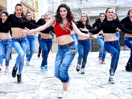 Denims With Oxidised Jewellery Belt