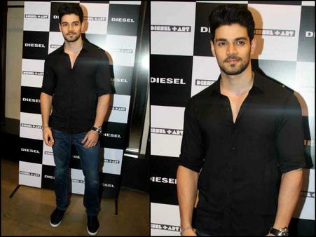 Suraj Pancholi Smiling For The Cameras