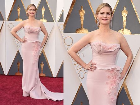 Jennifer Jason Leigh In The Blush Pink