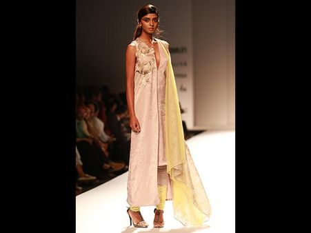 Mint Yellow Highlights On Blush PInk