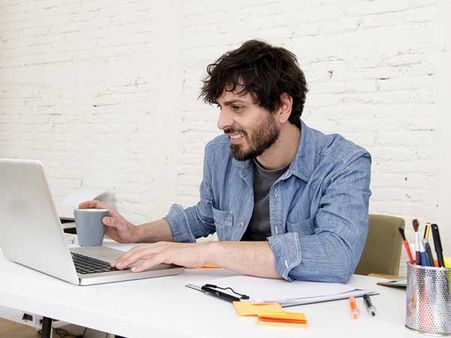 The Intern Who Is Shabbily Dressed The Intern Who Is Shabbily Dressed