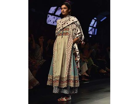 The Polka Dupatta