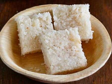 Coconut Barfi (Kobari Mettai): 