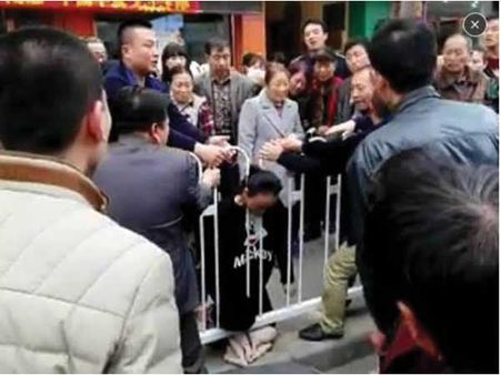  A Pregnant Woman Who Died After Her Head Got Stuck In A Railing