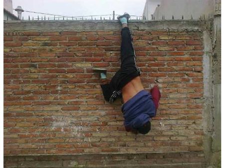 The Robber Whose Foot Got Stuck