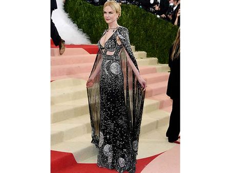 Nicole Kidman In Alexander McQueen