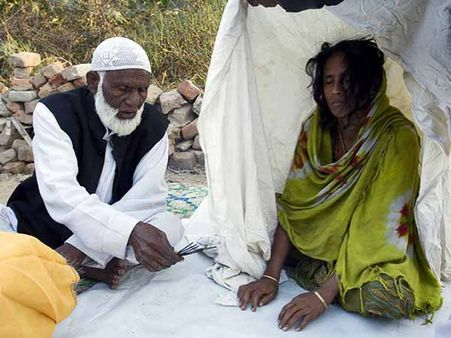 Nizamuddin Dargah, Delhi; 